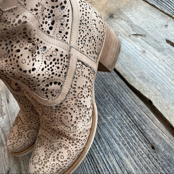 Sundance “Lovelace” Laser Cut Leather Western Booties - Picture 6 of 10